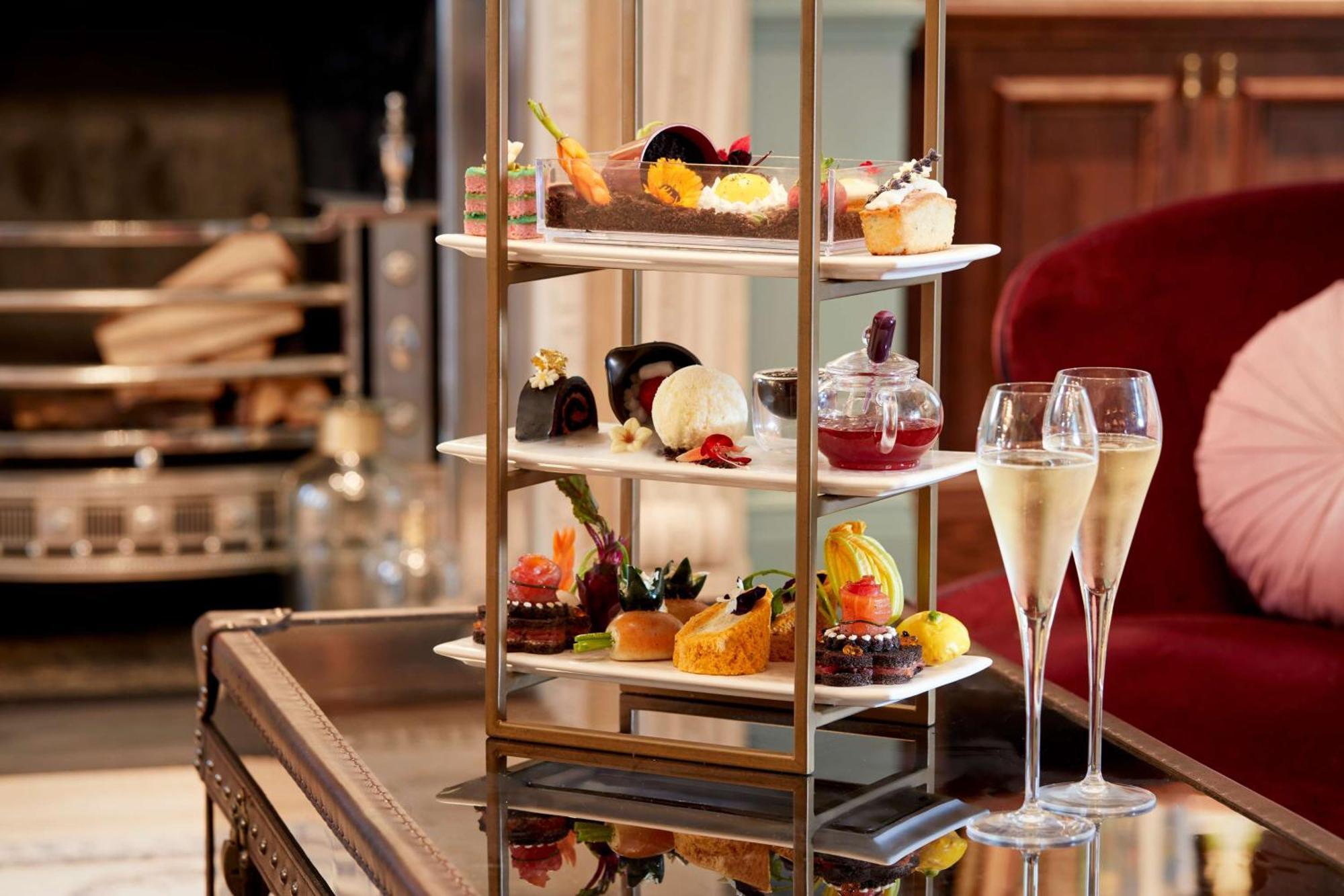 100 Queen'S Gate Hotel London, Curio Collection By Hilton Facilities photo Afternoon tea at the Mandarin Oriental, London