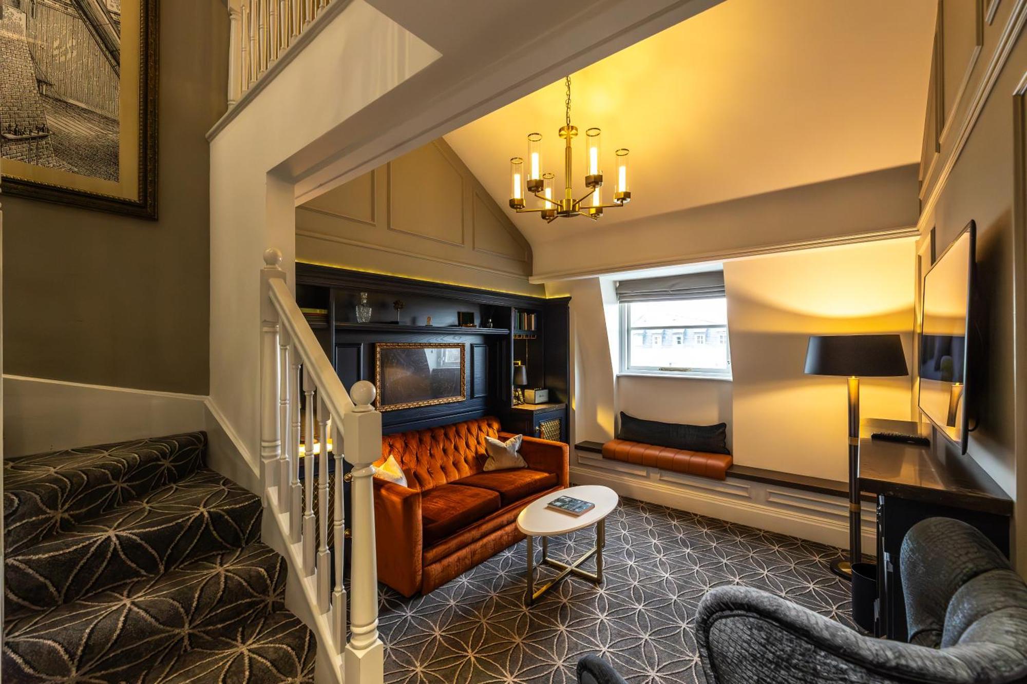 100 Queen'S Gate Hotel London, Curio Collection By Hilton Exterior photo The hotel's interior