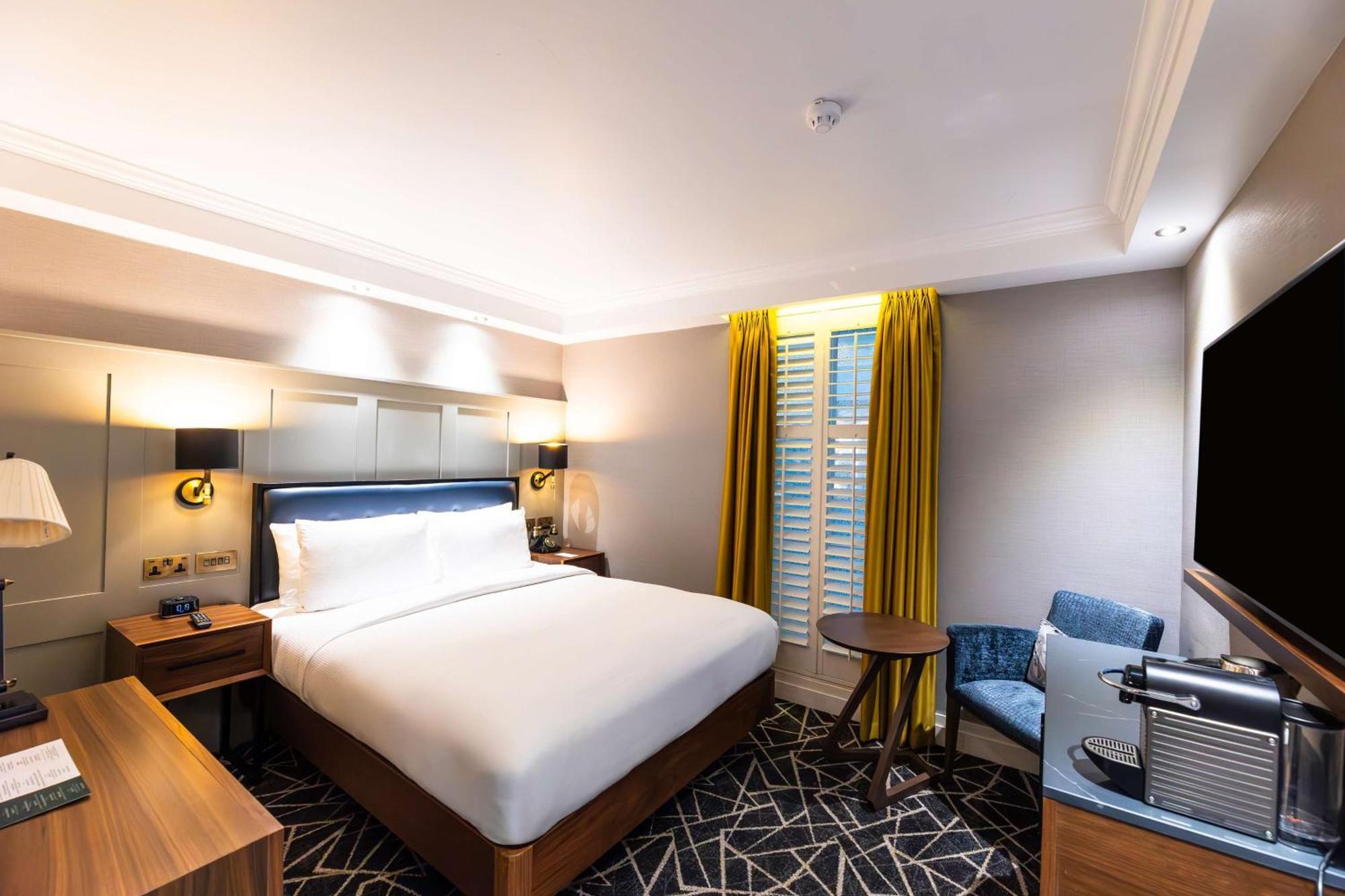 100 Queen'S Gate Hotel London, Curio Collection By Hilton Exterior photo